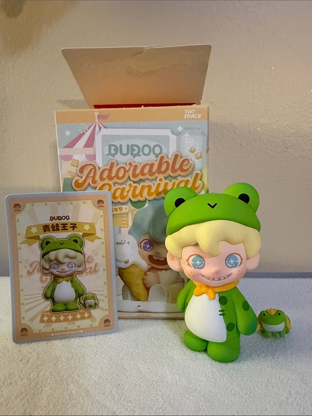 Dudoo Adorable Carnival Frog Costume Figure - Green